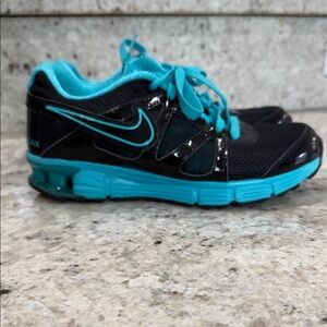Women’s Like New Nike Sneakers
